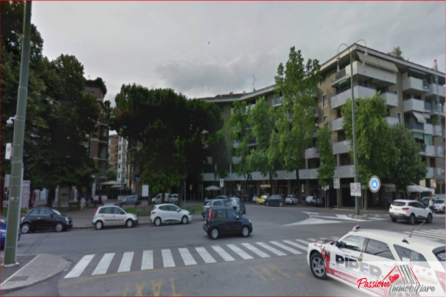 Locale commerciale in vendita a Verona