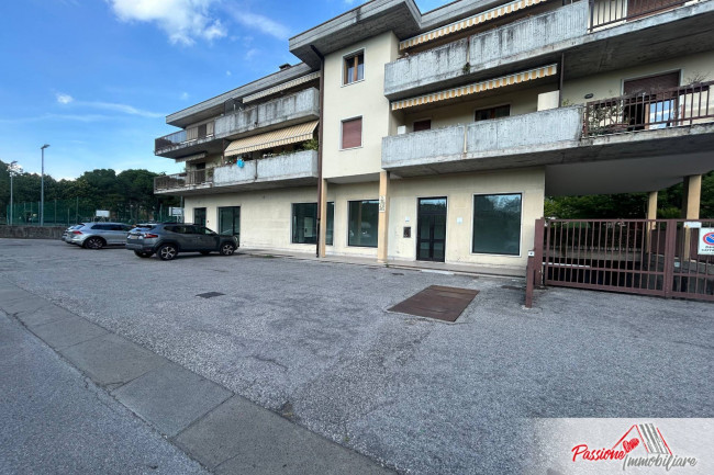 Locale commerciale in affitto a Verona