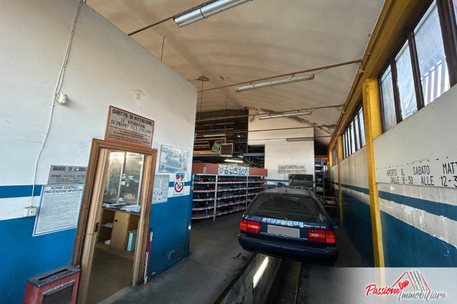 Locale commerciale in vendita a Verona