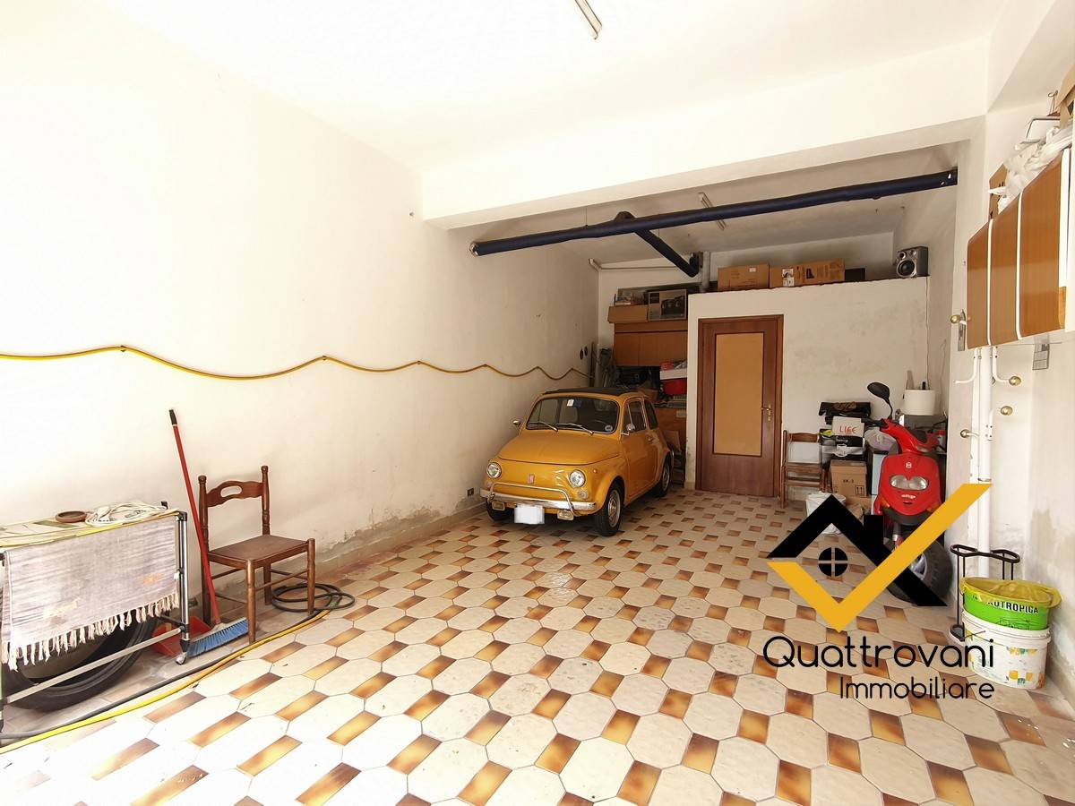 Garage/Box/Posto auto in vendita a Aci Catena (CT)