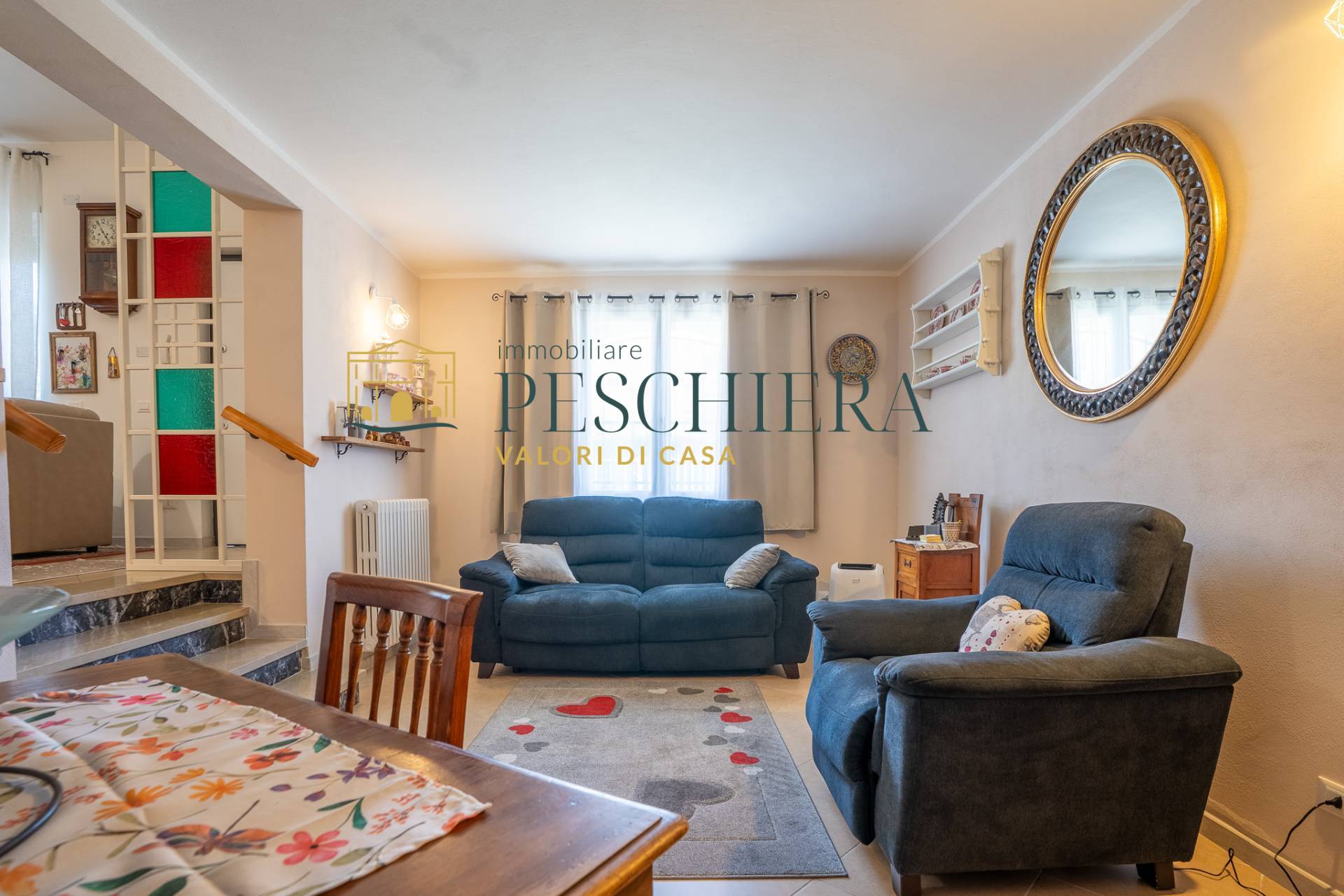 Villa bifamiliare in vendita a Peschiera del Garda