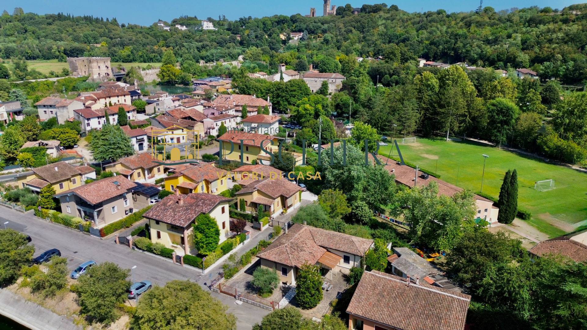 Casa indipendente con terreno in vendita a Valeggio sul Mincio