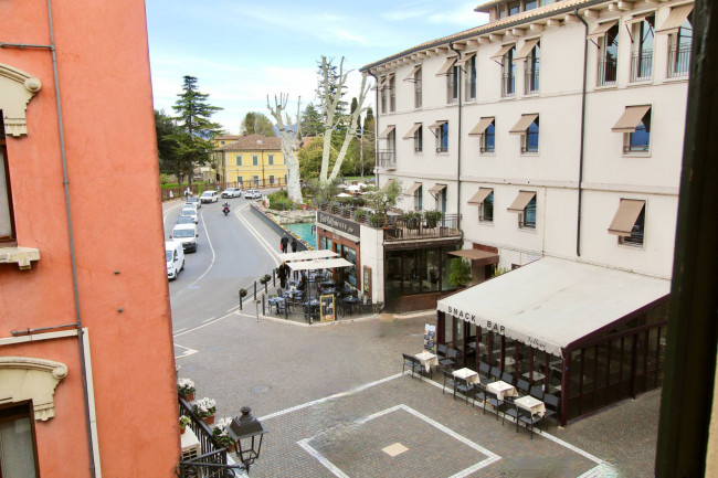 Appartamento in affitto a Peschiera del Garda
