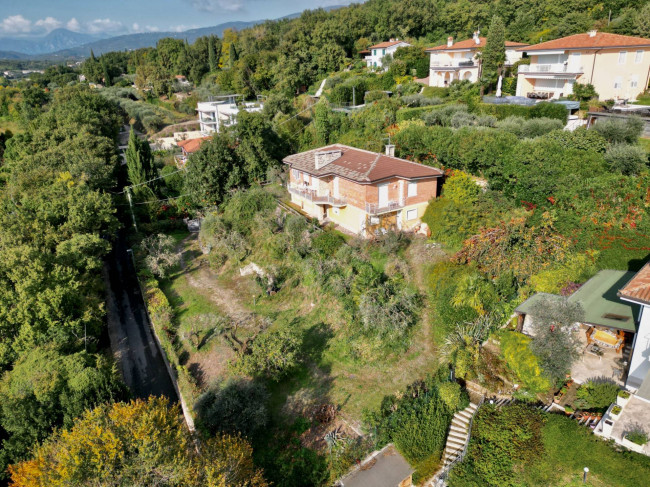 Casa indipendente in vendita a Bardolino (VR)