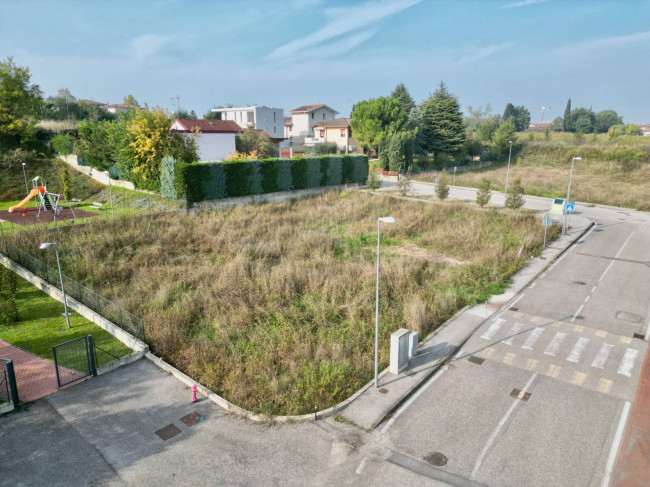 Terreno edificabile in vendita a Cavalcaselle, Castelnuovo Del Garda (VR)