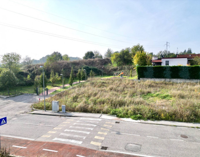 Terreno edificabile in vendita a Cavalcaselle, Castelnuovo Del Garda (VR)