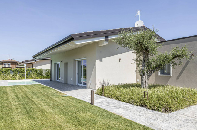 Villa in vendita a Ponti sul Mincio