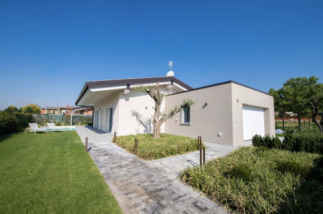 Villa in vendita a Ponti sul Mincio