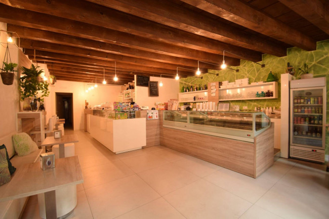 Attivita' commerciale in vendita a Valeggio sul Mincio