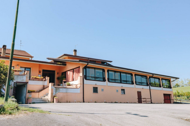 Ristorante - Residenziale in vendita a Valeggio sul Mincio