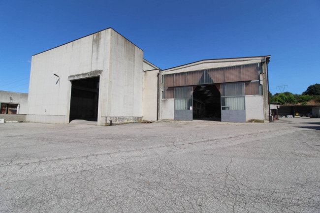 Capannone in affitto a Valeggio sul Mincio