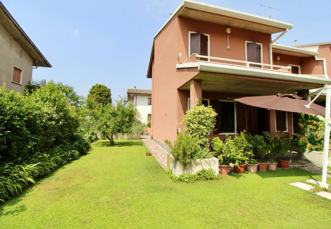 Villa a schiera in vendita a Valeggio sul Mincio