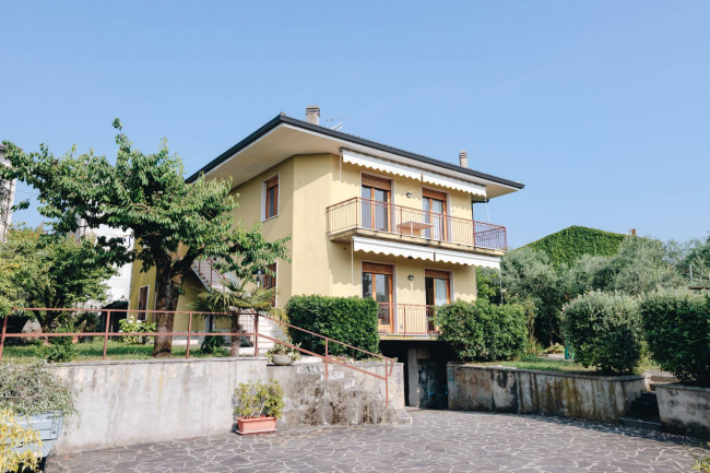 Villa bifamiliare in vendita a Bardolino