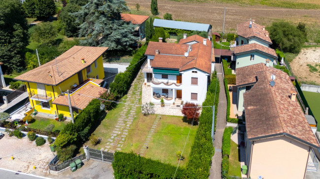 Villa for sale in Castelnuovo del Garda