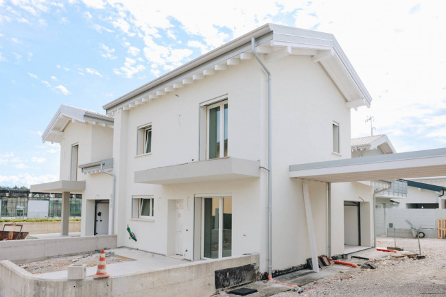  zu kauf in Desenzano del Garda