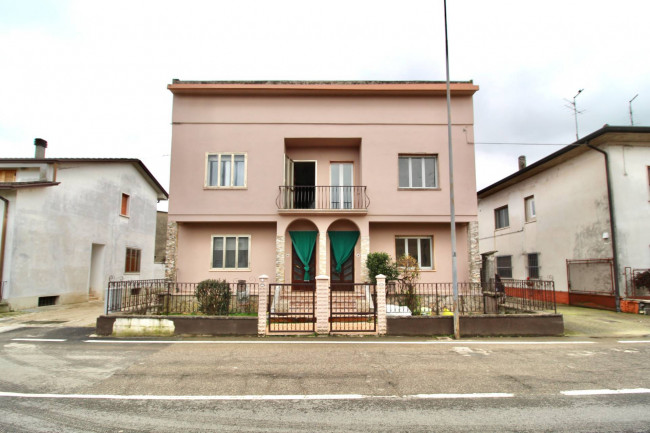 Villa bifamiliare in vendita a Villafranca di Verona