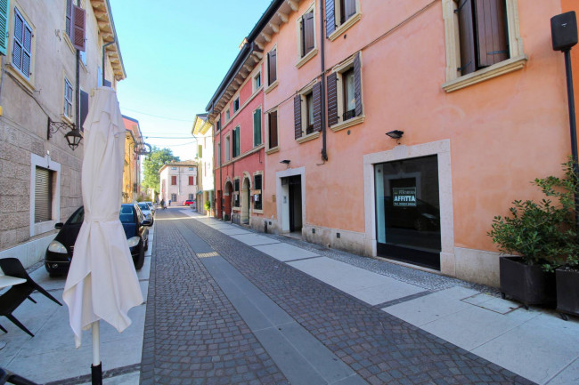 Immobile Commerciale in affitto a Valeggio sul Mincio