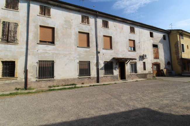  zu kauf in Valeggio sul Mincio