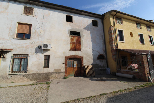 Rustic for sale in Valeggio sul Mincio
