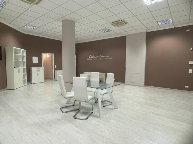 Studio/Ufficio in affitto a Desenzano del Garda