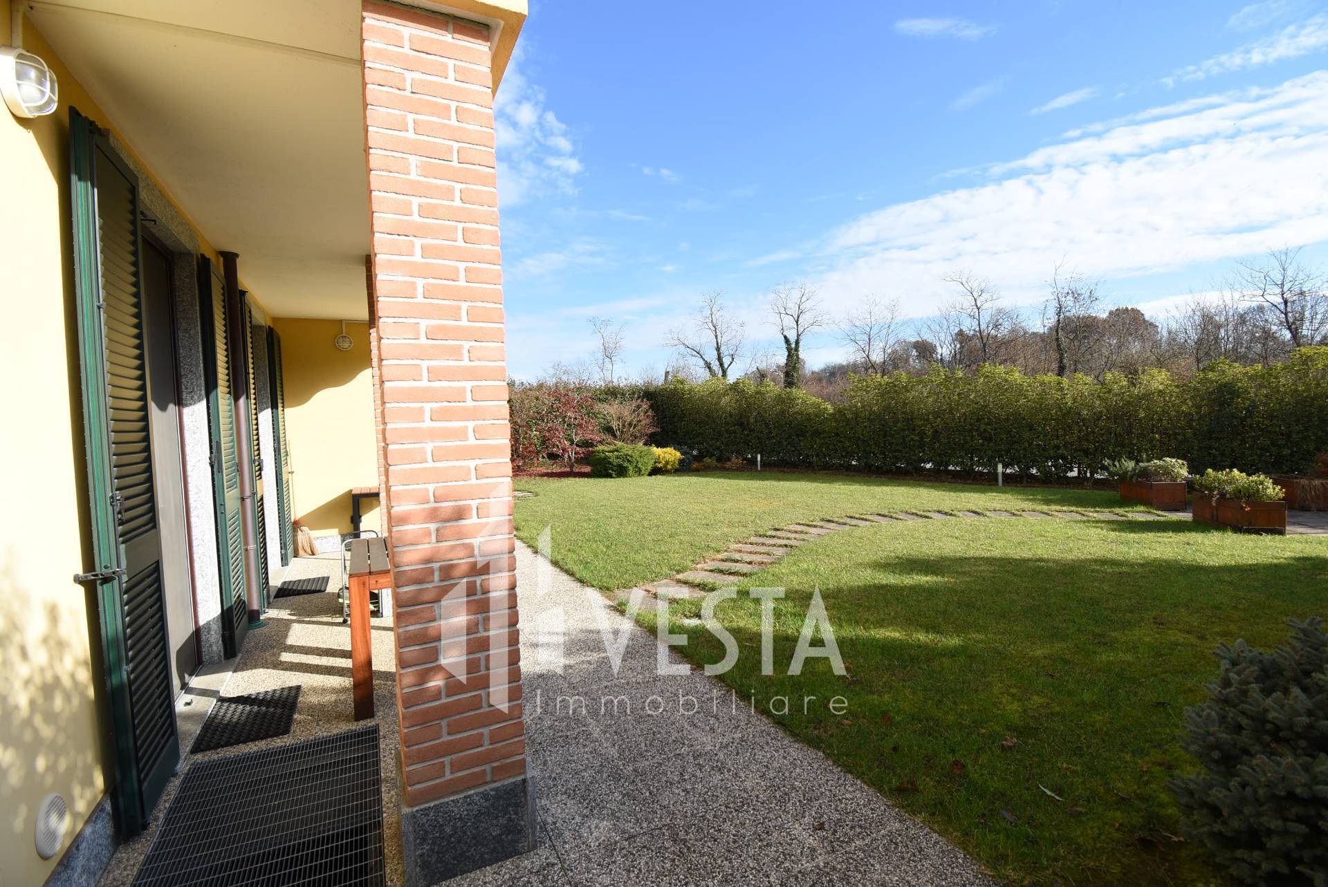 Appartamento in vendita a Montevecchia (LC)
