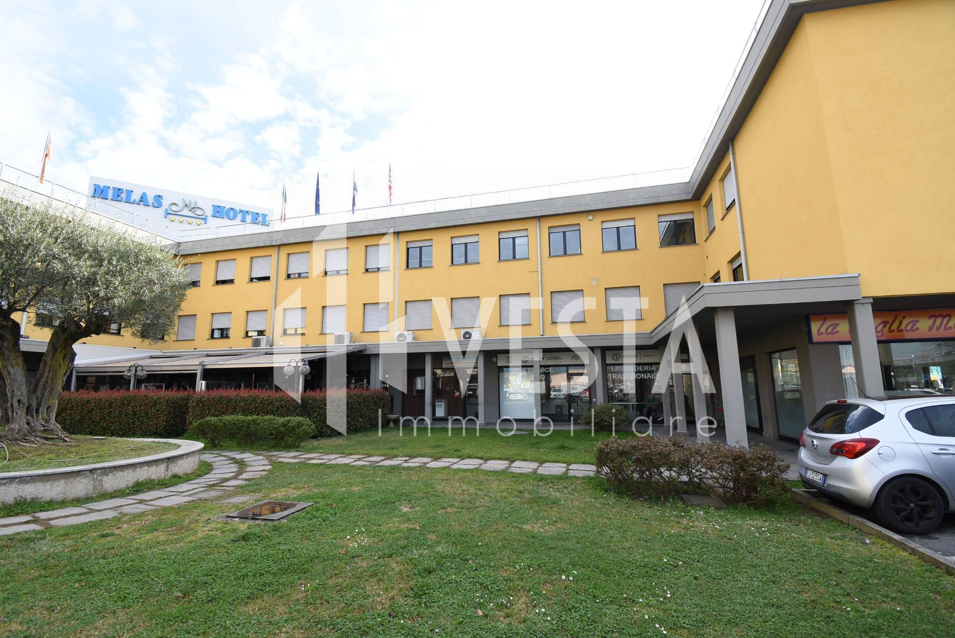 Ufficio in affitto a Merate (LC)