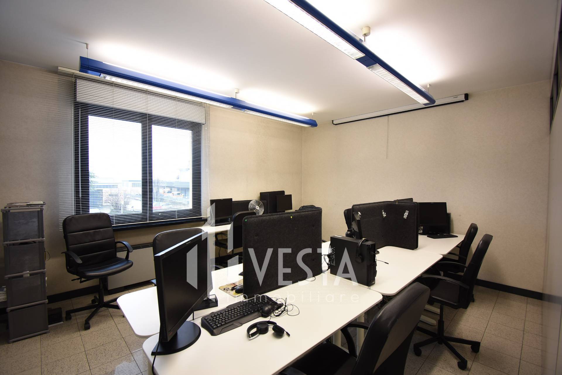 Ufficio in affitto a Merate (LC)