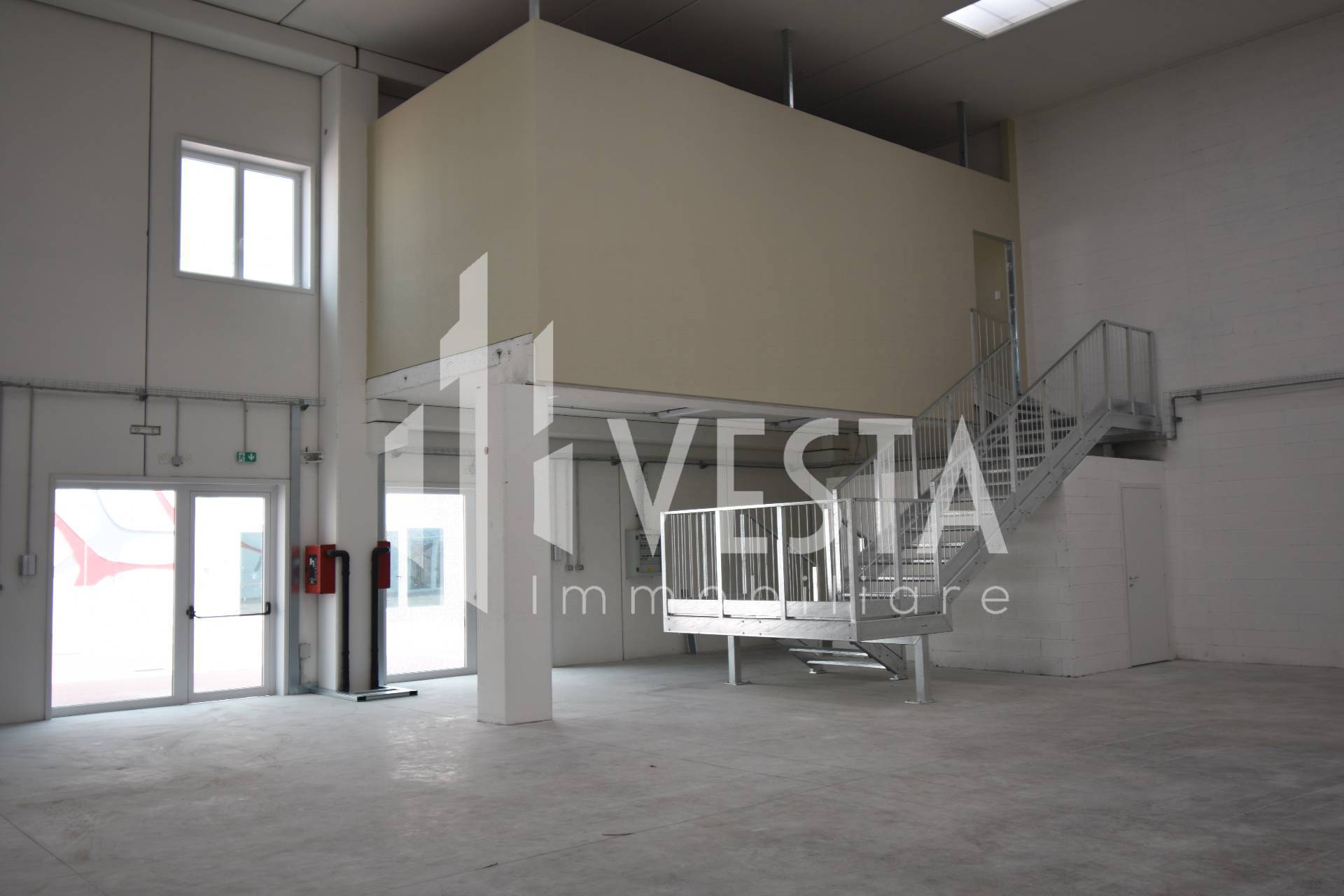 Fondo commerciale in affitto a Busnago (MB)