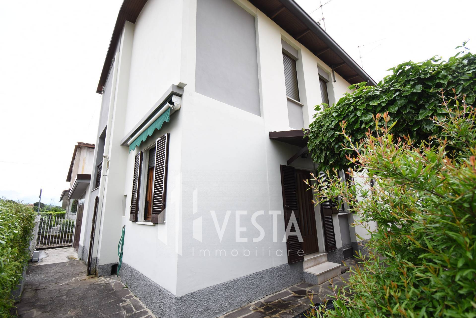 Casa semi-indipendente in vendita a Osnago (LC)