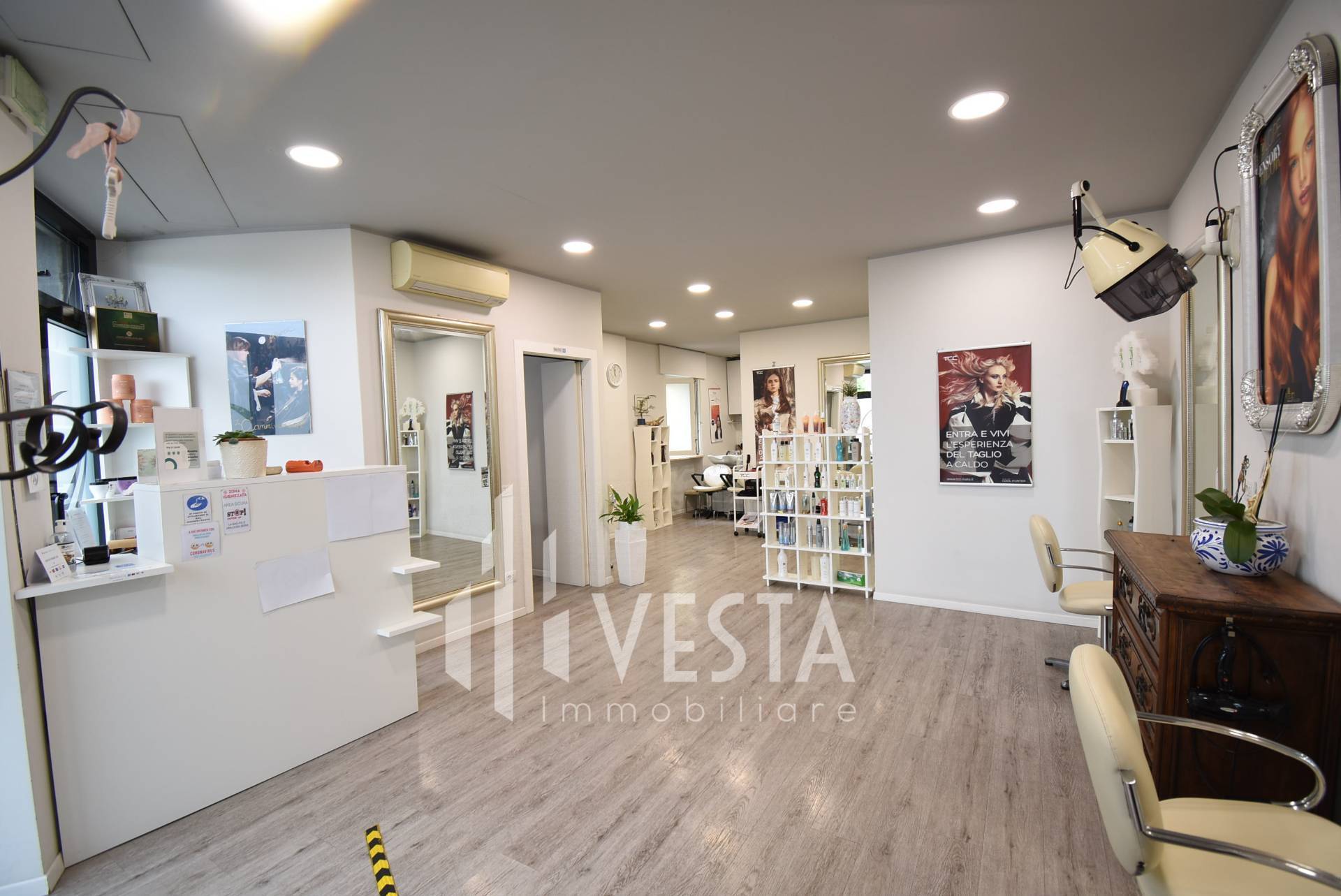 Locale commerciale a Airuno