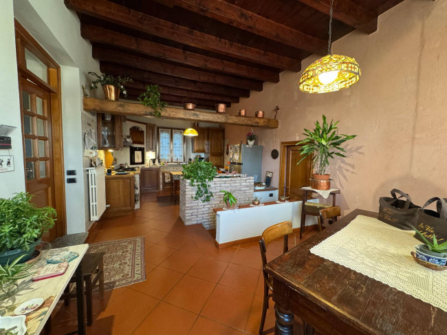 Appartamento a Barzanò