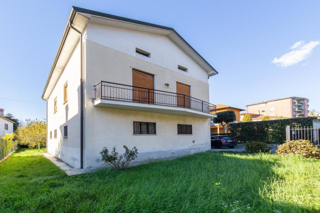 Casa indipendente a Merate