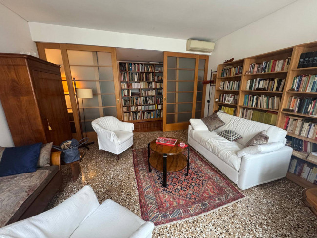 Appartamento in vendita a Venezia