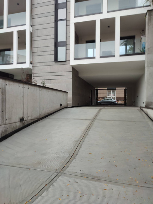 Box o garage in Affitto a Milano