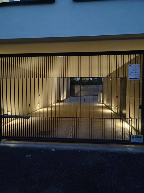 Box o garage in Affitto a Milano