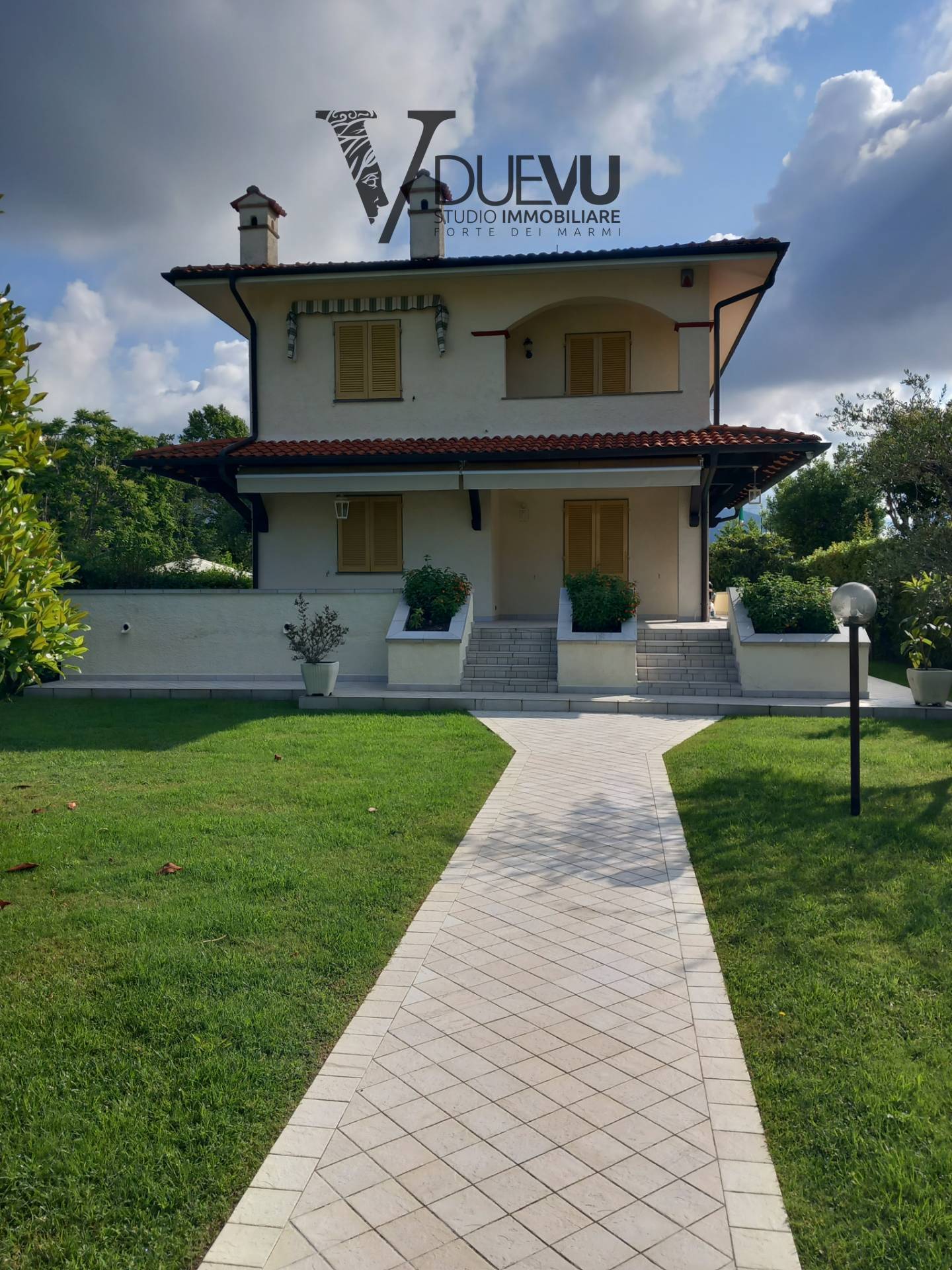 Casa indipendente in vendita a Vittoria Apuana, Forte Dei Marmi (LU)