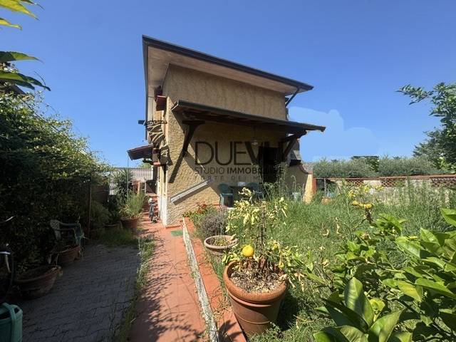 Casa Indipendente in vendita a Forte dei Marmi - foto 1