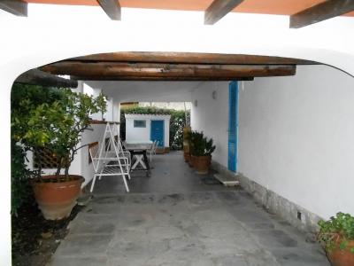 Casa indipendente in affitto a Vittoria Apuana, Forte Dei Marmi (LU)