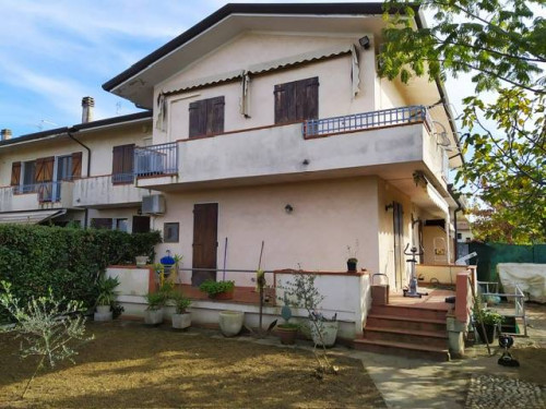 Villette a schiera in Vendita a Pietrasanta