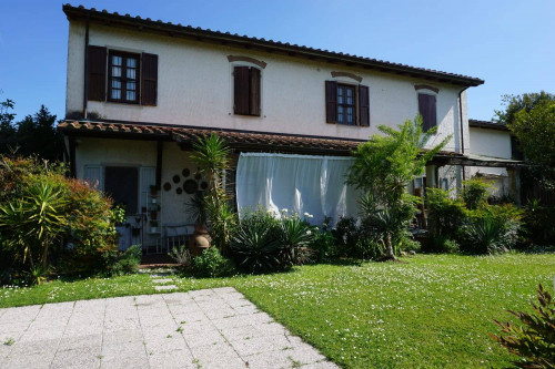 Casa indipendente in vendita a Pietrasanta (LU)