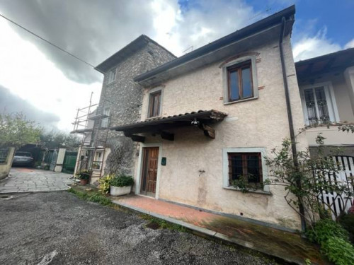 TERRATETTO in Vendita a Seravezza