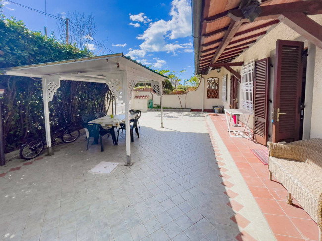 Bifamiliare in Vendita a Forte dei Marmi