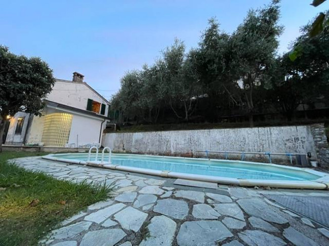 Single House for Sale to Pietrasanta