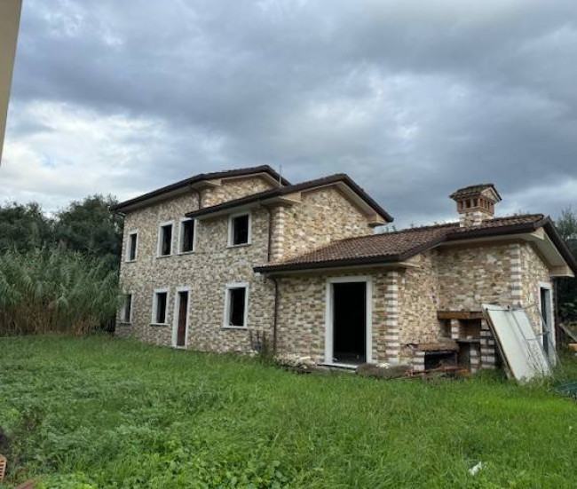 Rustico in Vendita a Seravezza