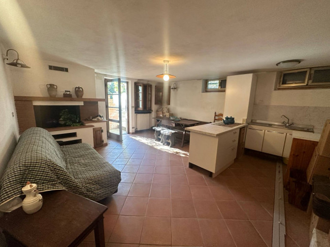  for Sale to Seravezza