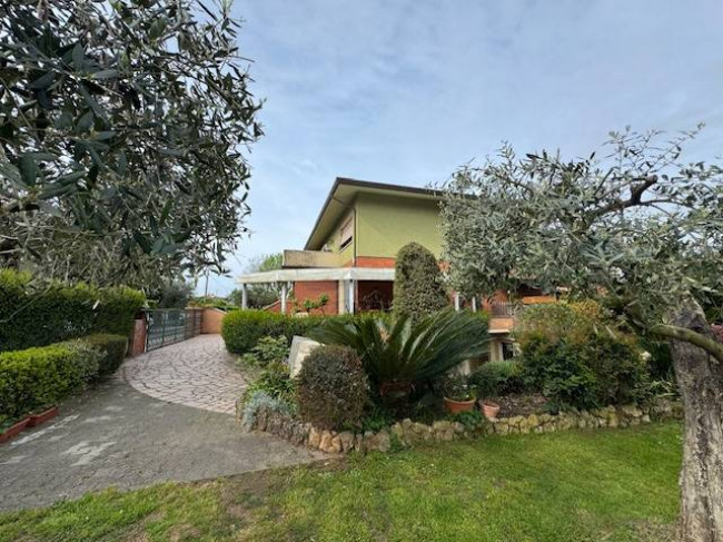 Appartamento in Vendita a Forte dei Marmi