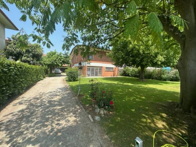 Villa in Vendita a Forte dei Marmi