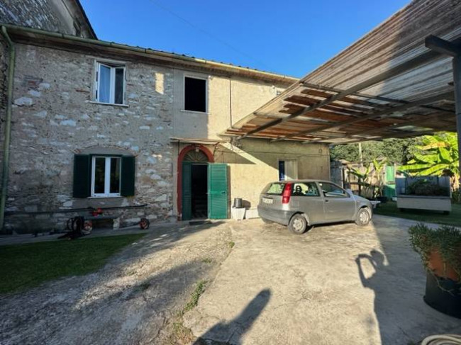 Rustic for Sale to Seravezza