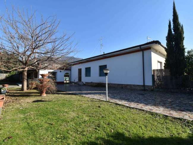 Bifamiliare in Vendita a Seravezza
