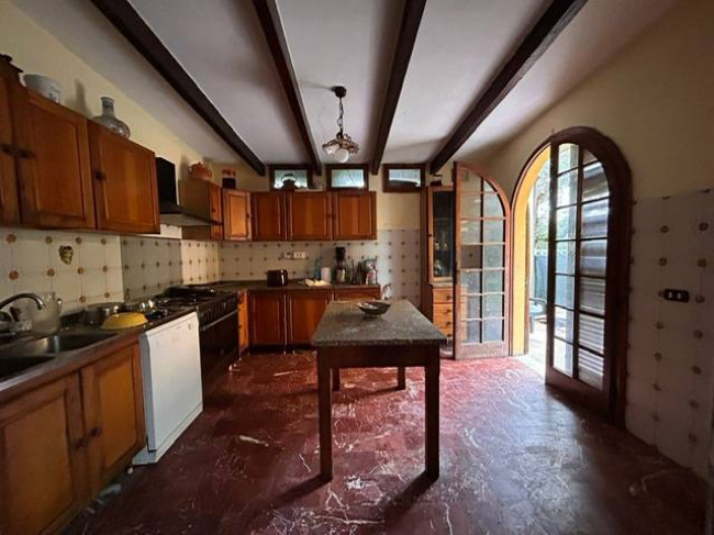 Bifamiliare in Vendita a Seravezza